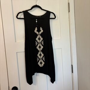 Fylo London Black Sleeveless Geometric Embroidered Sharkbite Hem Tunic Tank Boho